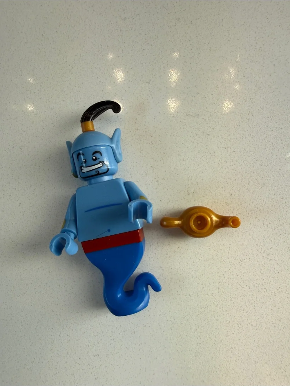 LEGO Disney Series Genie and Magic Lamp Collectible Minifigure (71012)